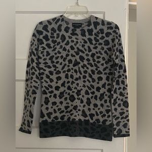 NWOT Bloomingdales White Black Gray Leopard Print 100% Cashmere Sweater XS